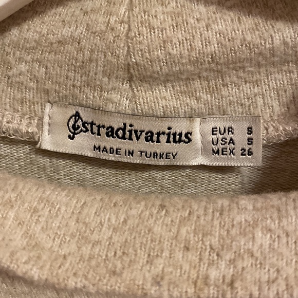 Stradivarius Mock-Neck - Picture 3 of 4